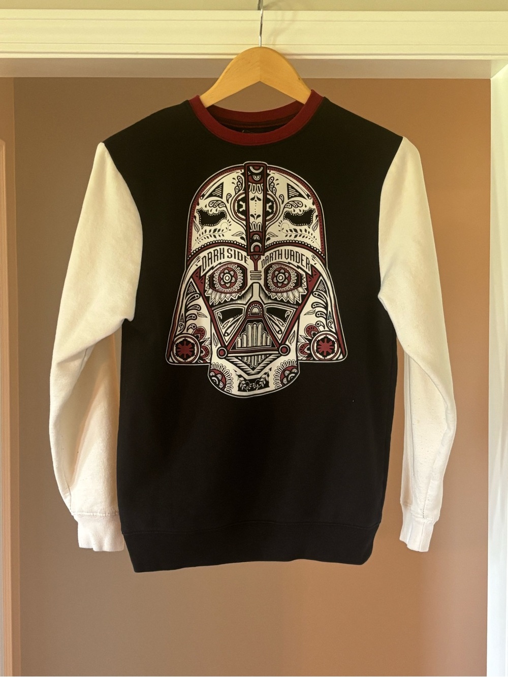 Star Wars Men's Black and White Crewneck Sweatshirt with Red Trim